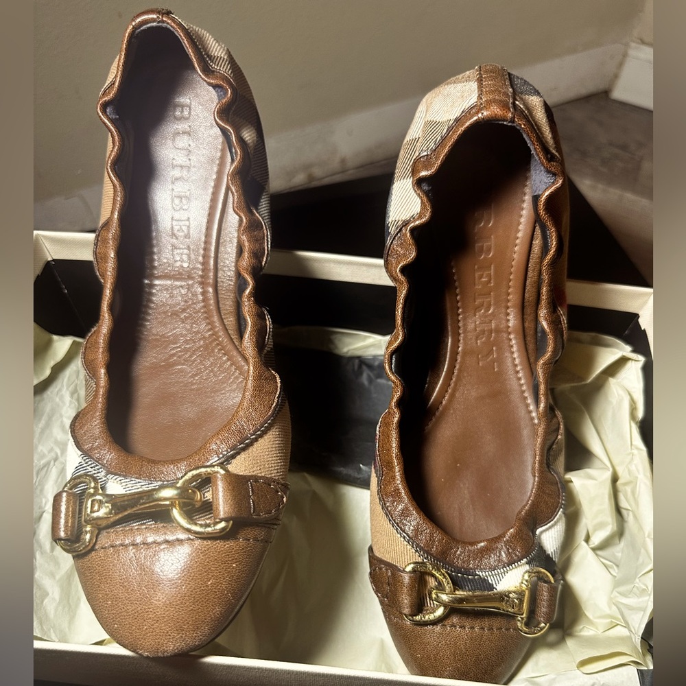 Burberry ballet flats size 39